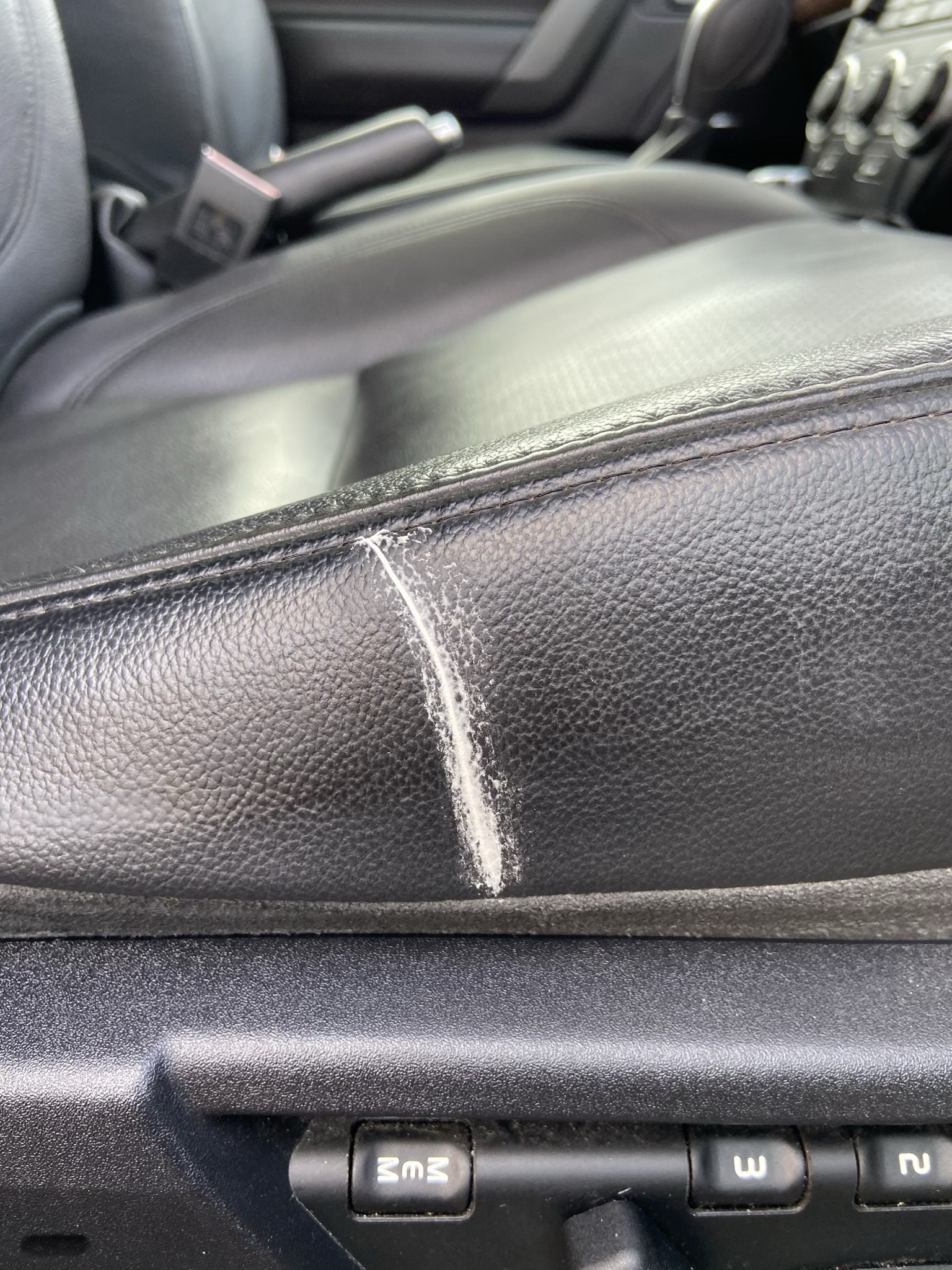 Land Rover Car Seat Tear Repair Mobileleatherrepairs